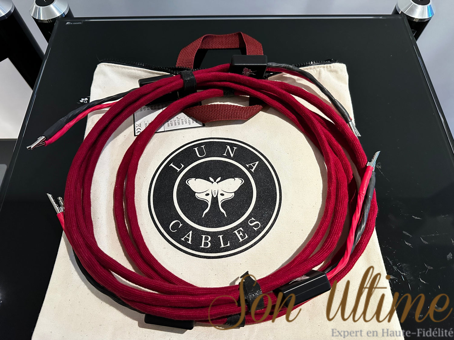 Red Speakers 2.5M (Used Sold)