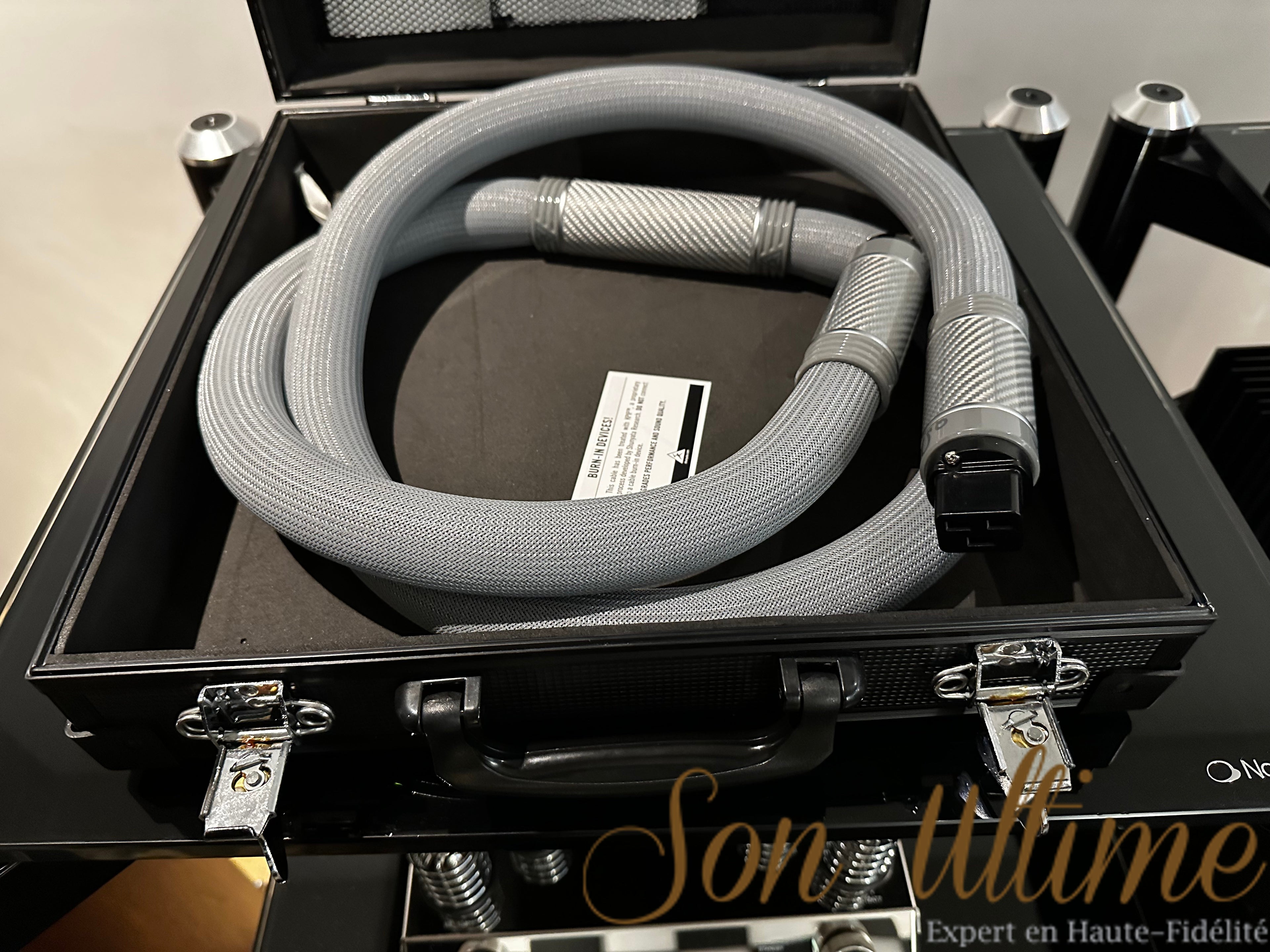 Omega QR 20A Platinum 2M (Used Sold)