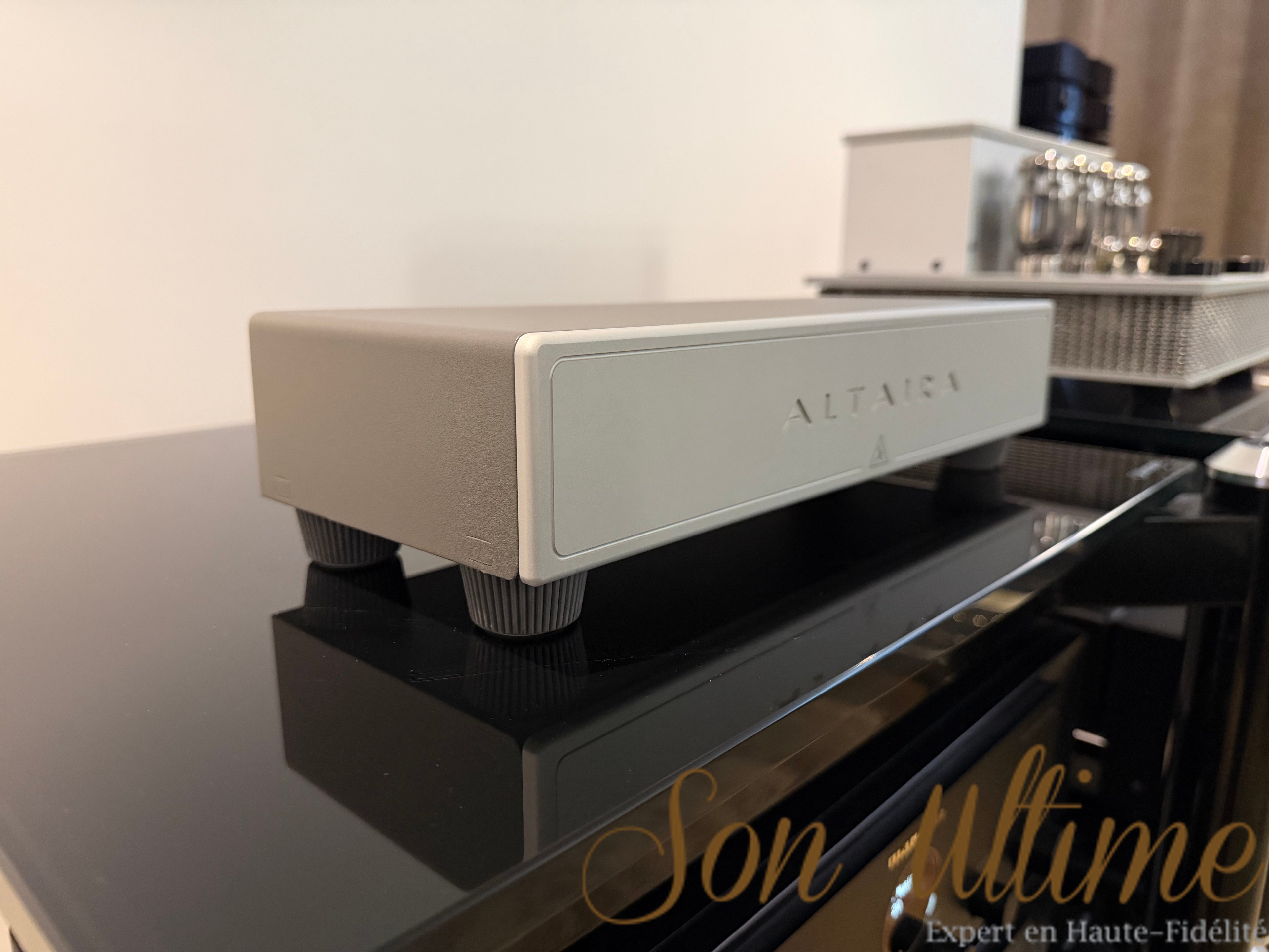 Altaira SG-NR Silver (Sold Used)