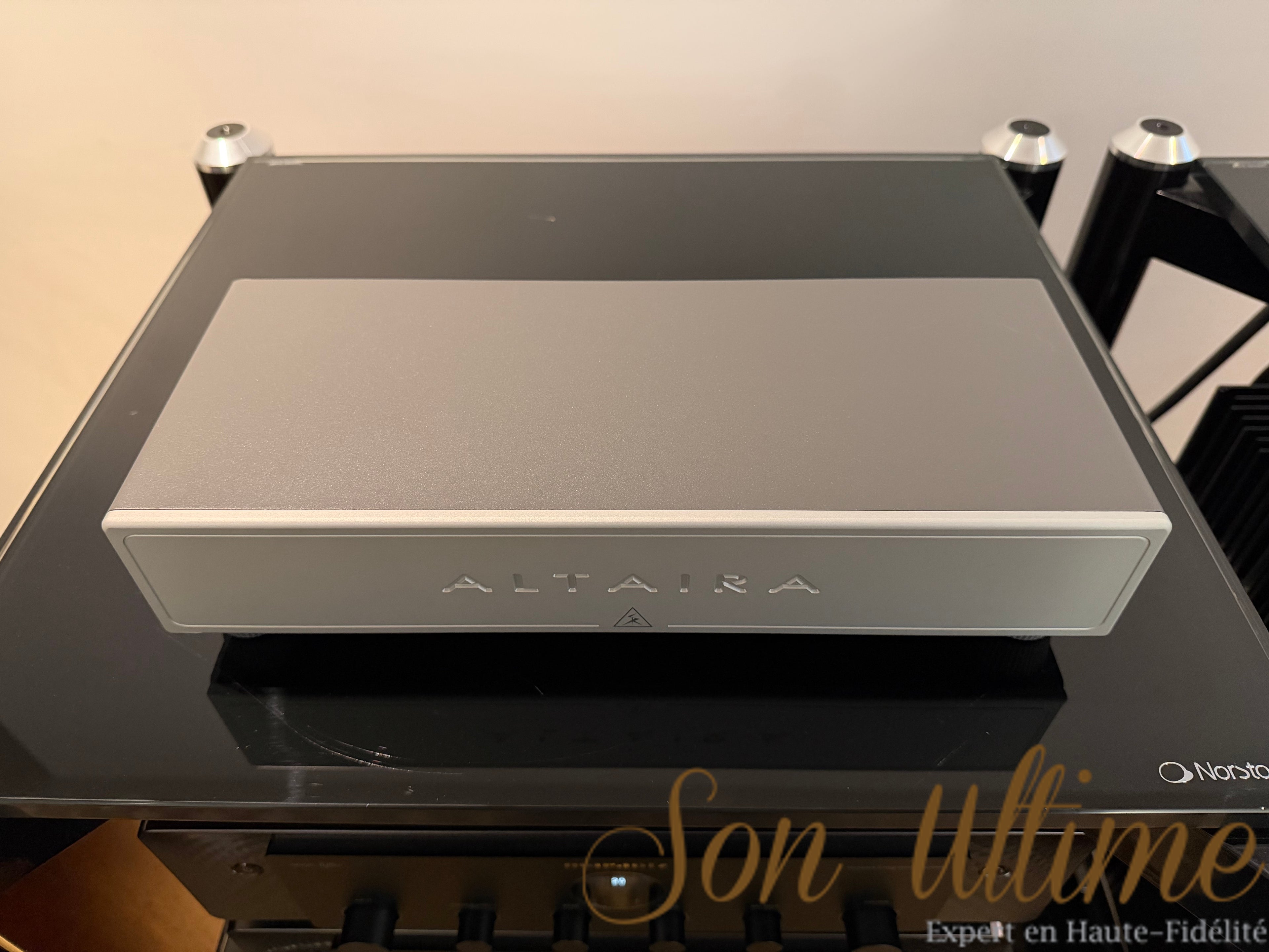 Altaira SG-NR Silver (Sold Used)