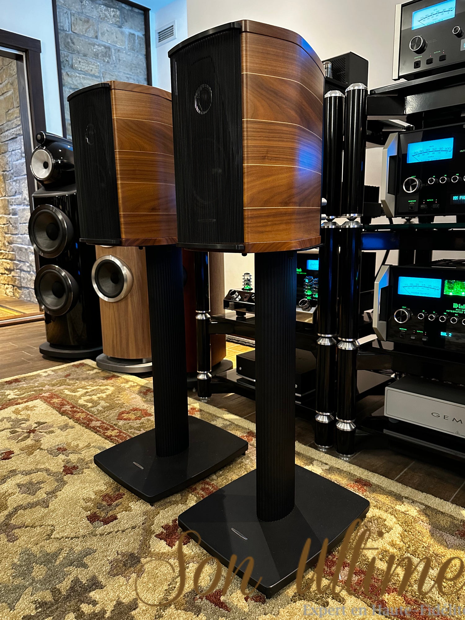 Olympica I Walnut (Used Sold)