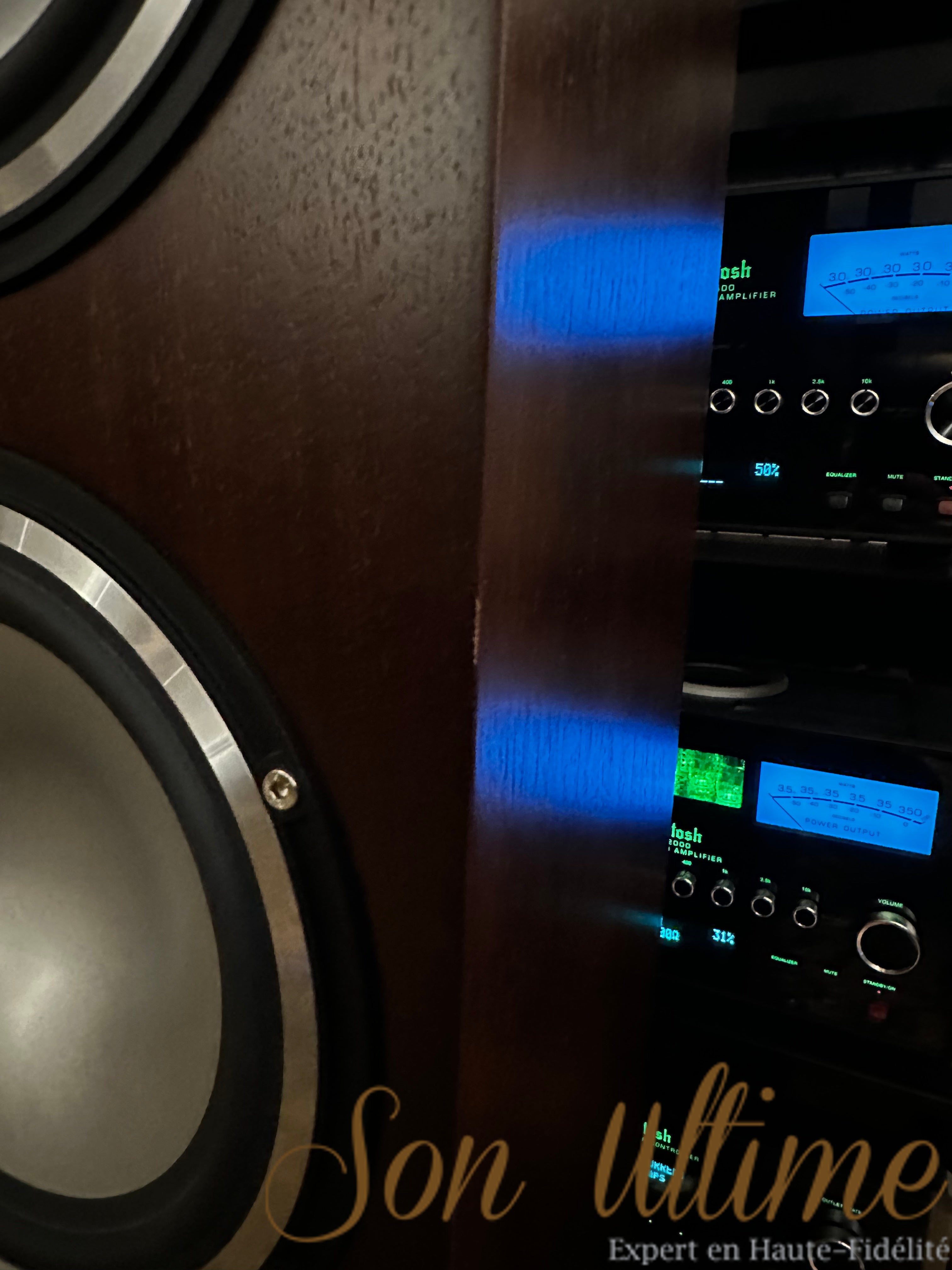 Revolution XT8F Walnut (Used Sold)