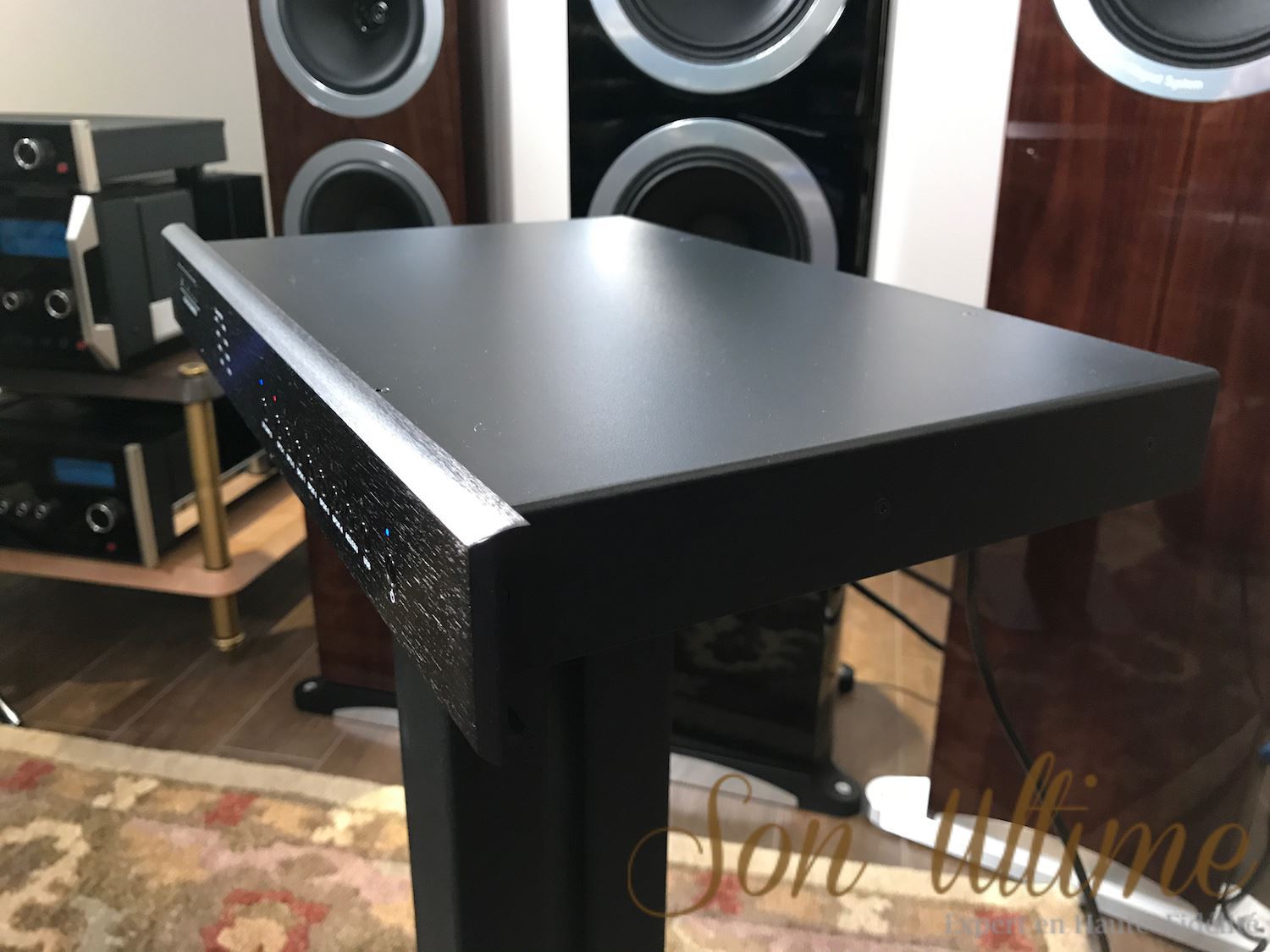 BDA2 Black 19in BlueLEDs (Used Sold)