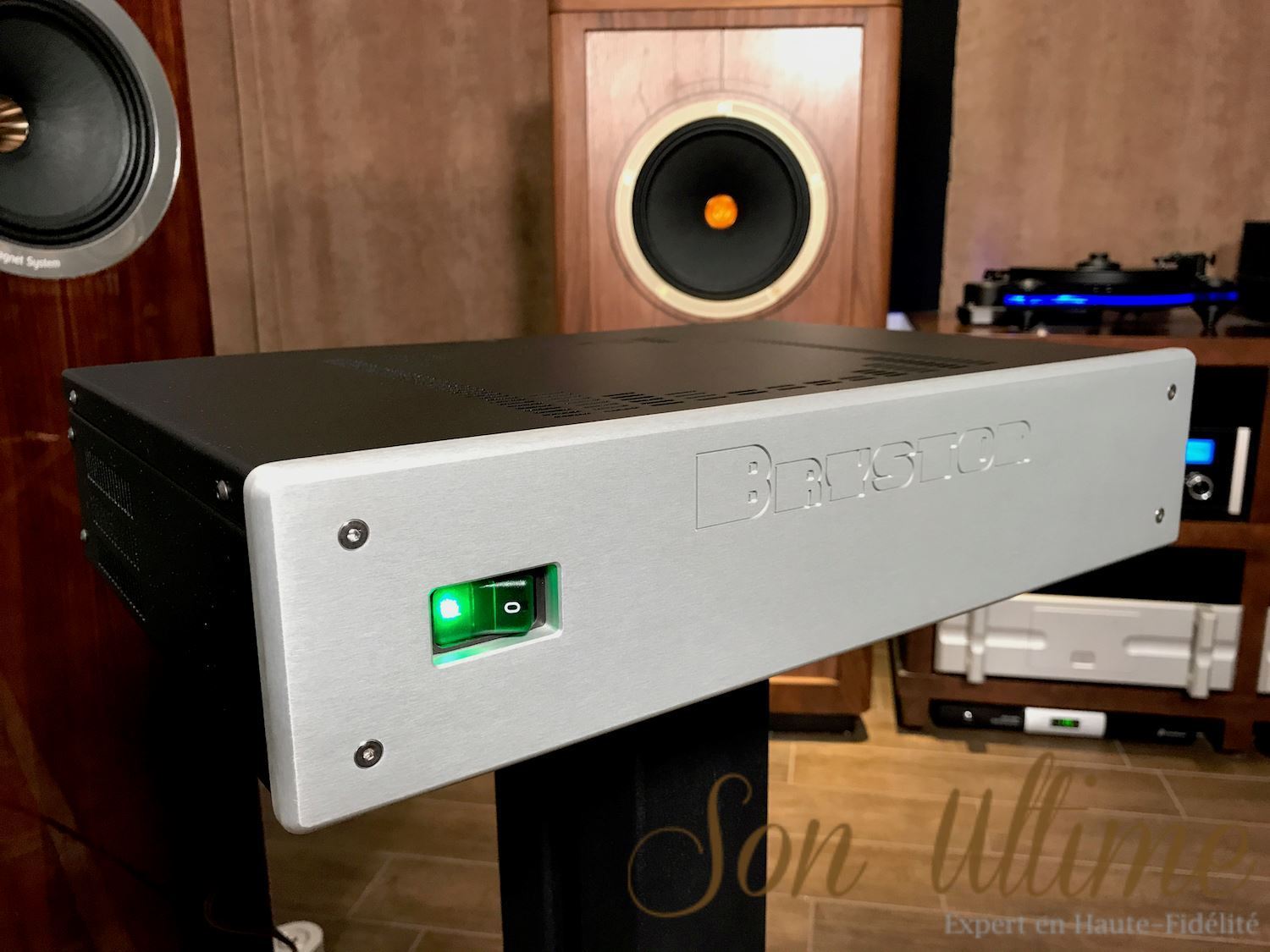 BIT15 Silver 17in GreenLEDs (Used Sold)