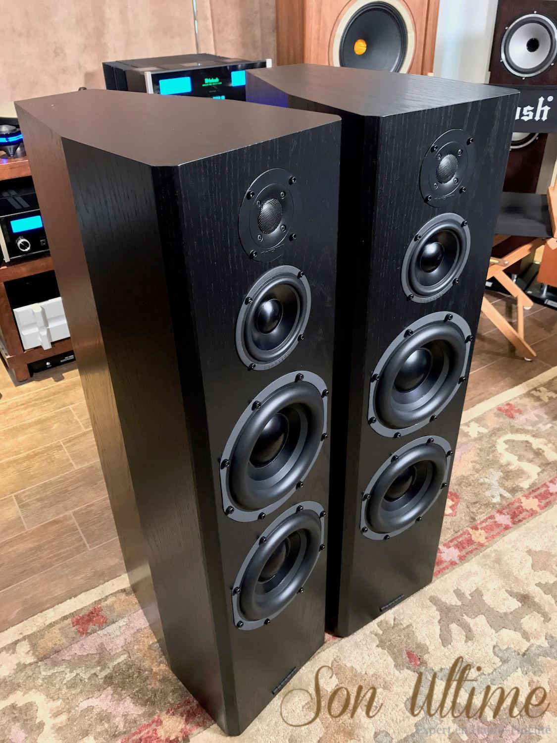Middle-T Black (Used Sold)