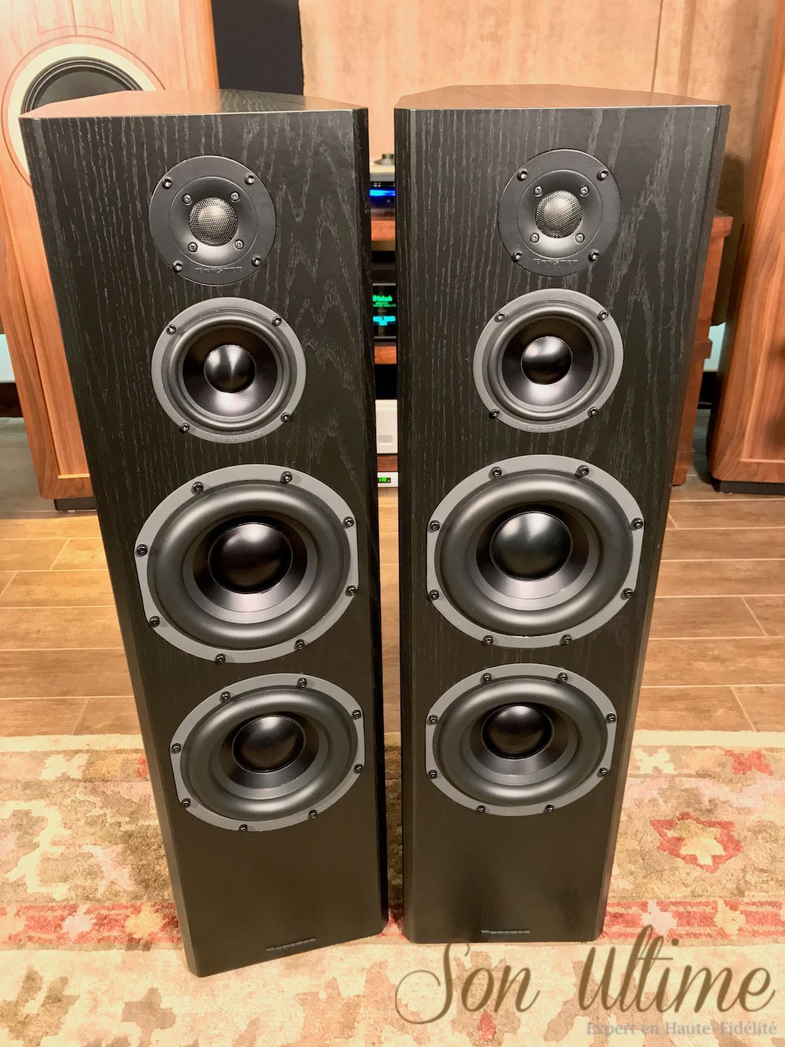 Middle-T Black (Used Sold)