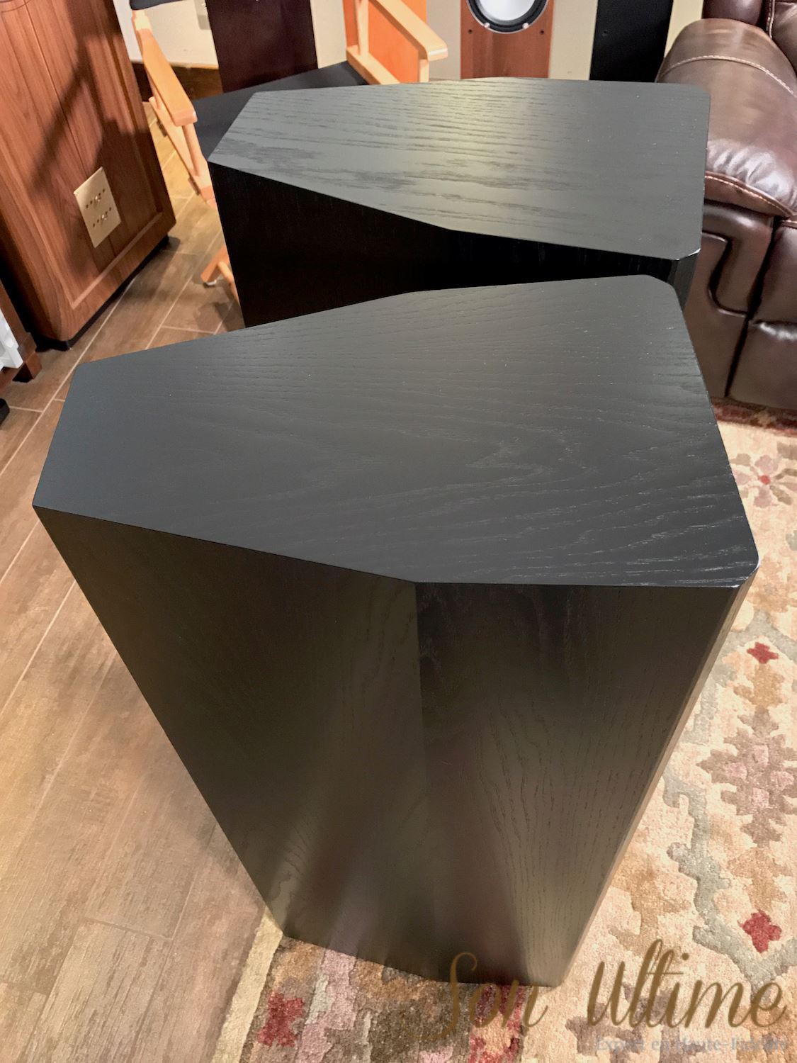 Middle-T Black (Used Sold)