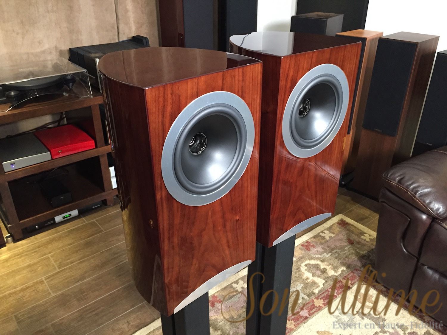 Definition DC8 Walnut (Used Sold)