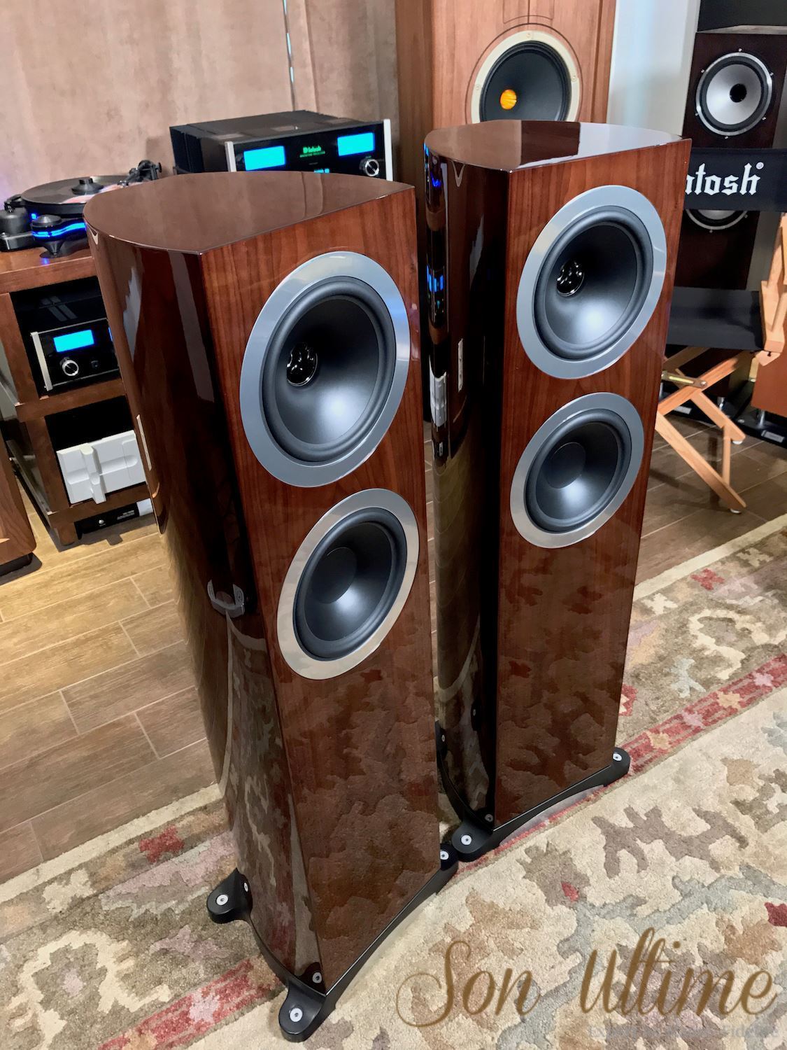 Definition DC8Ti Walnut (Used Sold)