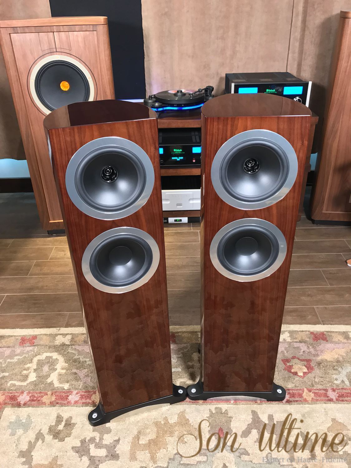 Definition DC8Ti Walnut (Used Sold)