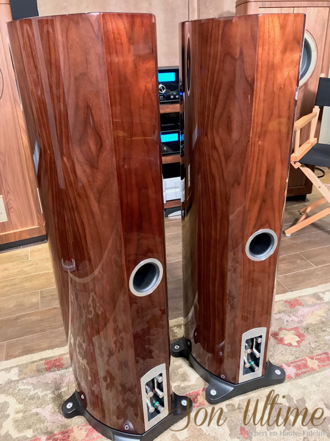 Definition DC8Ti Walnut (Used Sold)