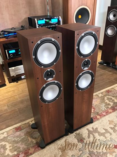 Mercury 7.4 Walnut (Used Sold)