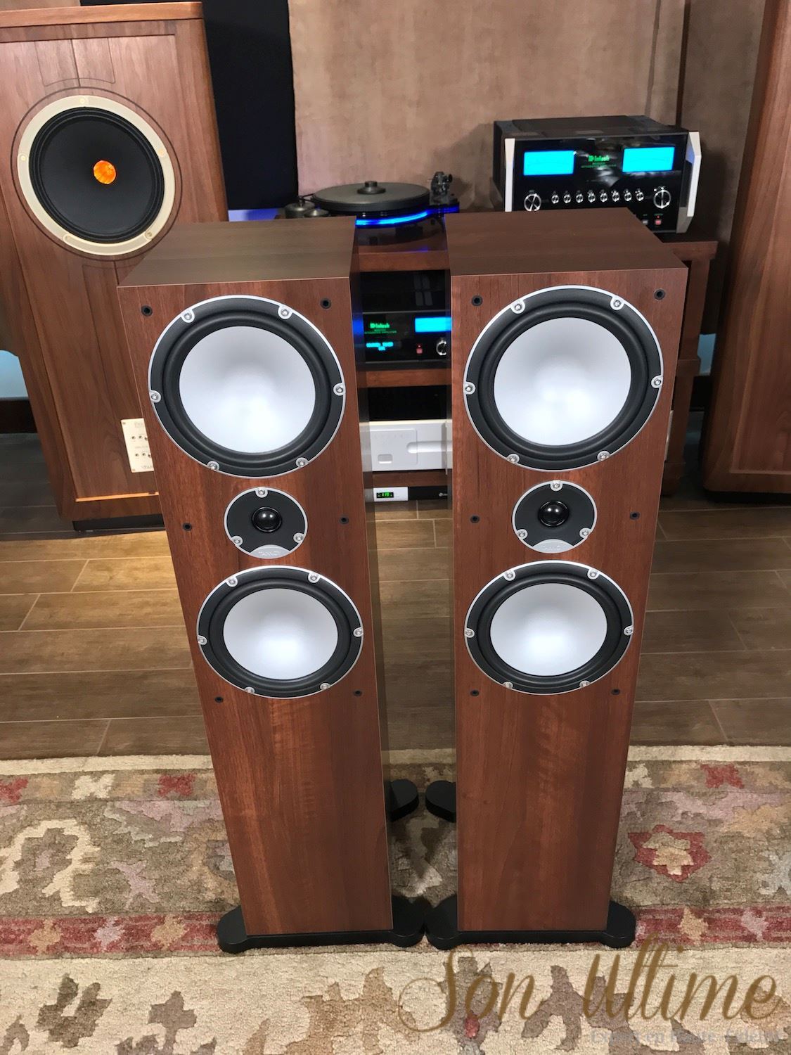 Mercury 7.4 Walnut (Used Sold)