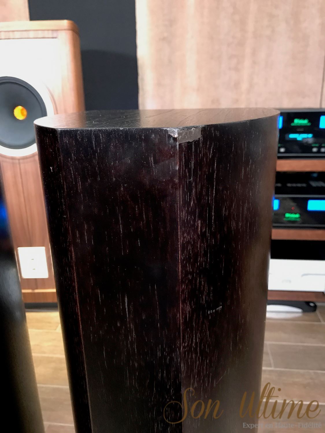 Revolution Signature DC6T Walnut (Used Sold)