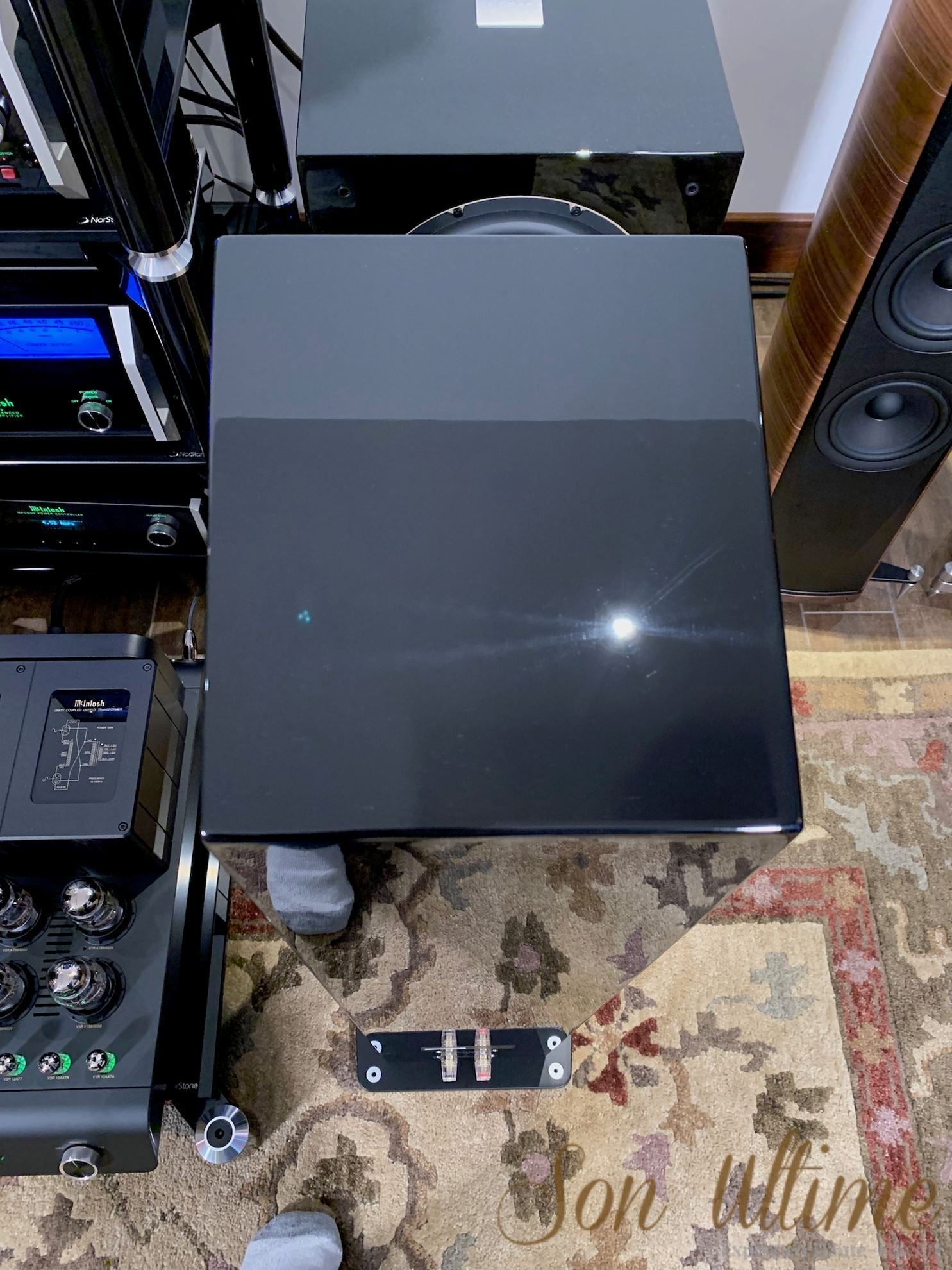 Revolution XT 8F Gloss Black (Used Sold)
