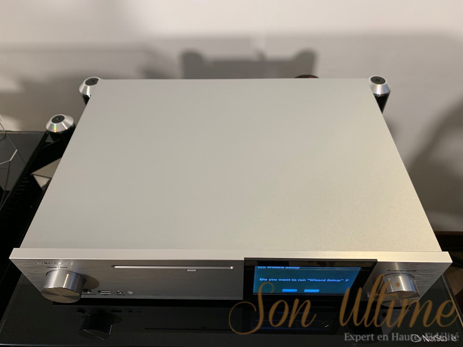 CA-X40 Silver (Used Sold)