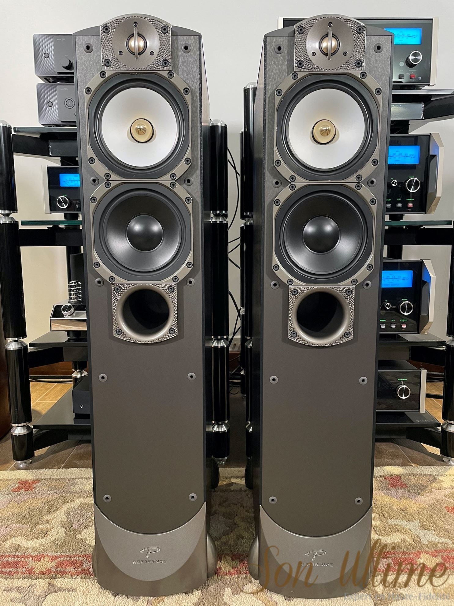 Studio 60 V.4 Black (Used Sold)