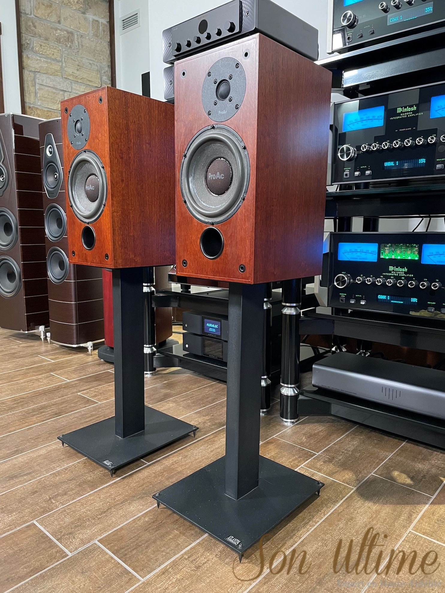 Studio 100 (Used Sold)