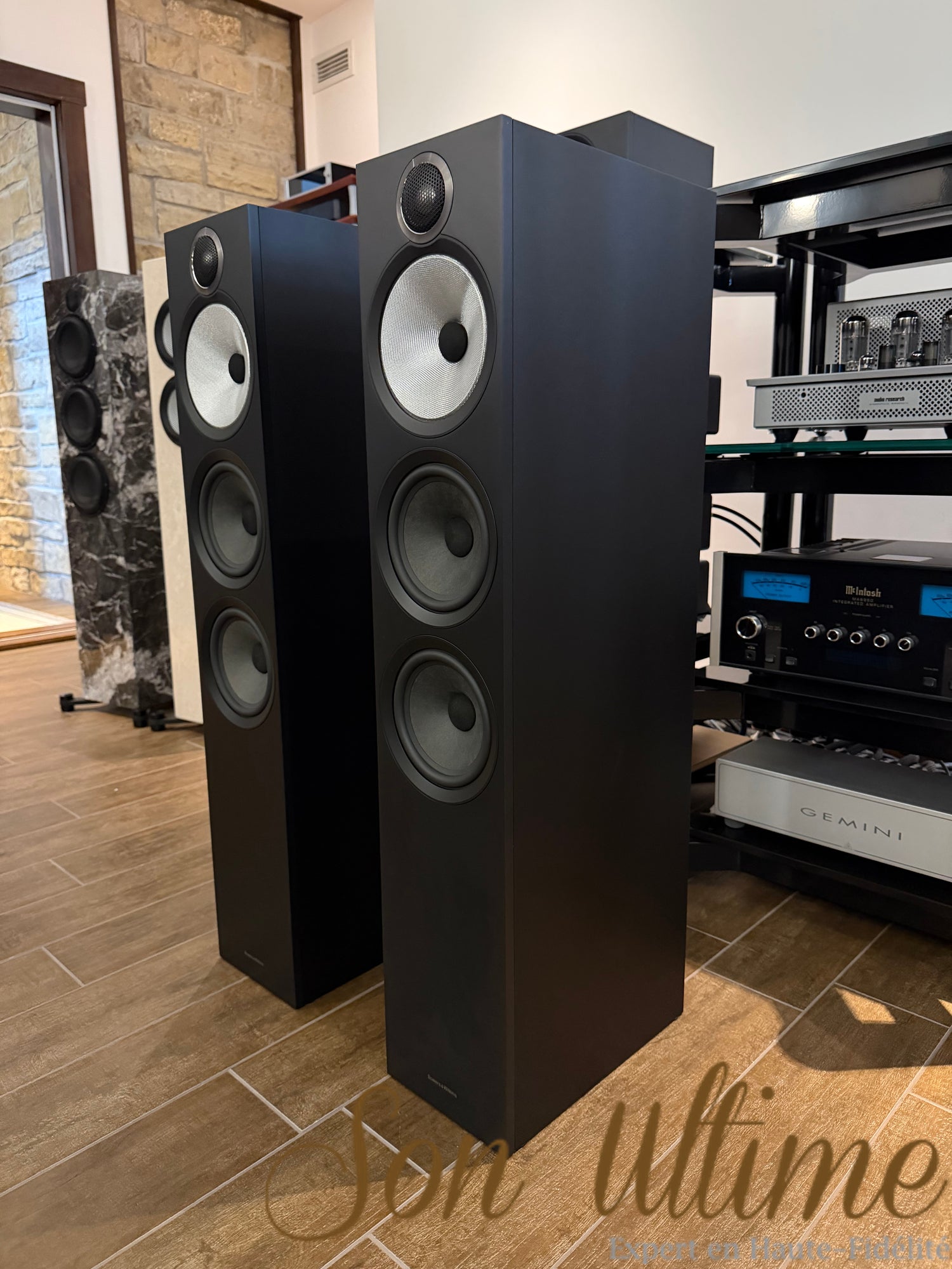 603 S3 Black (Used)