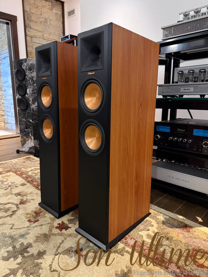 RP-260F Walnut (Occasion)