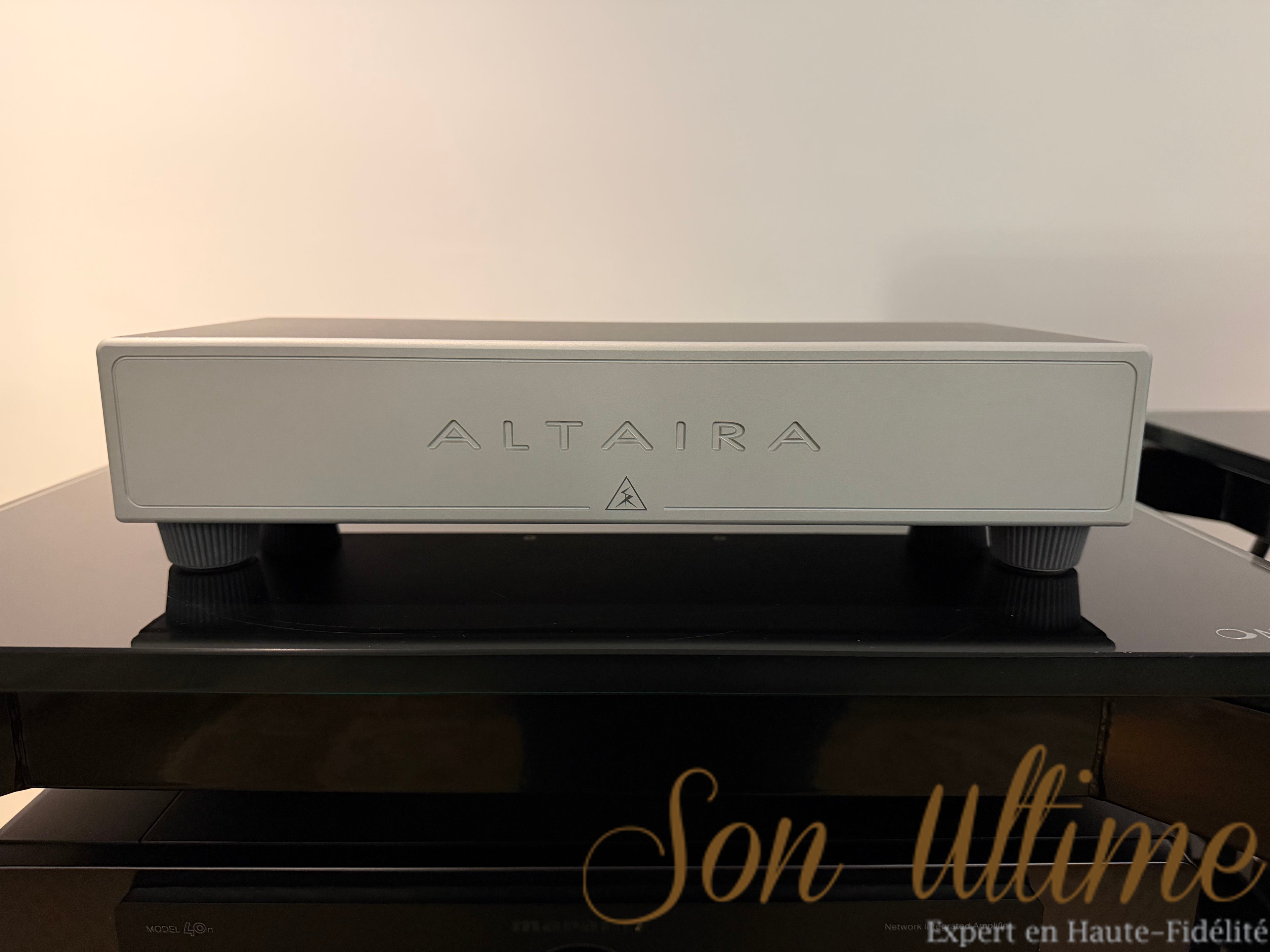 Altaira SG-NR Silver (Sold Used)